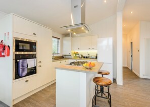 Fridge, oven, stovetop, toaster - 2 bedroom accommodation in Holton Heath (Holton Heath)