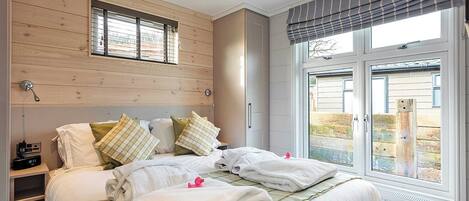2 bedrooms, free internet
