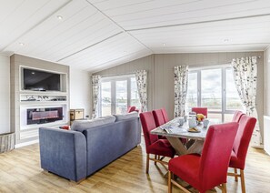 Dining - Perranporth Premier Lodge (Newquay)