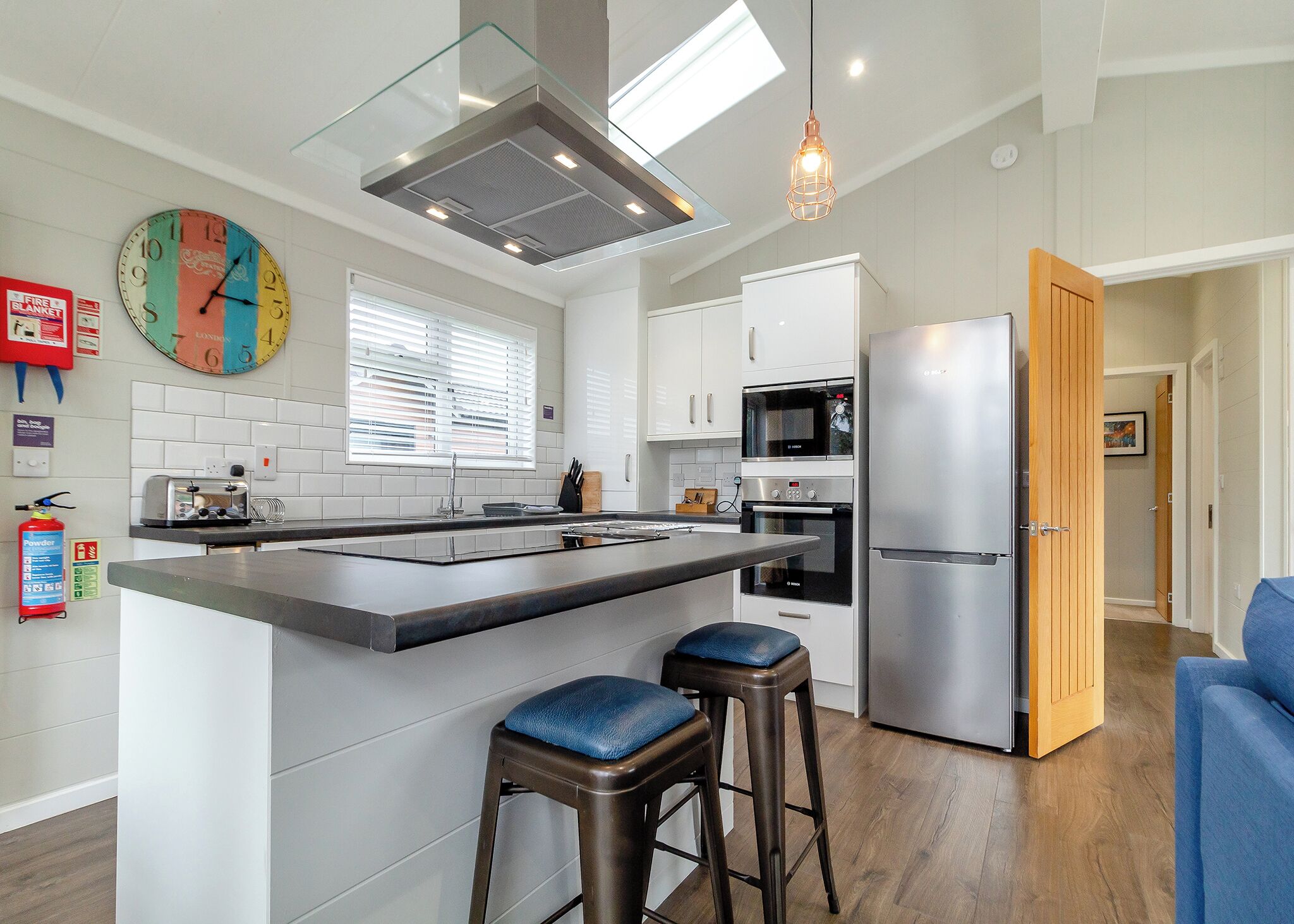 Refrigerador, horno, parrilla de estufa y lavavajillas 