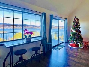 Interior - Amazing Lake View Home w Pool table Ping-Pong BBQ Deck, Watch Sunset  (Kelseyville)