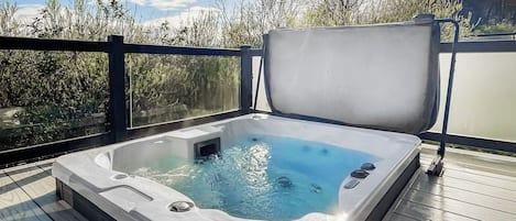 室外 SPA 浴池