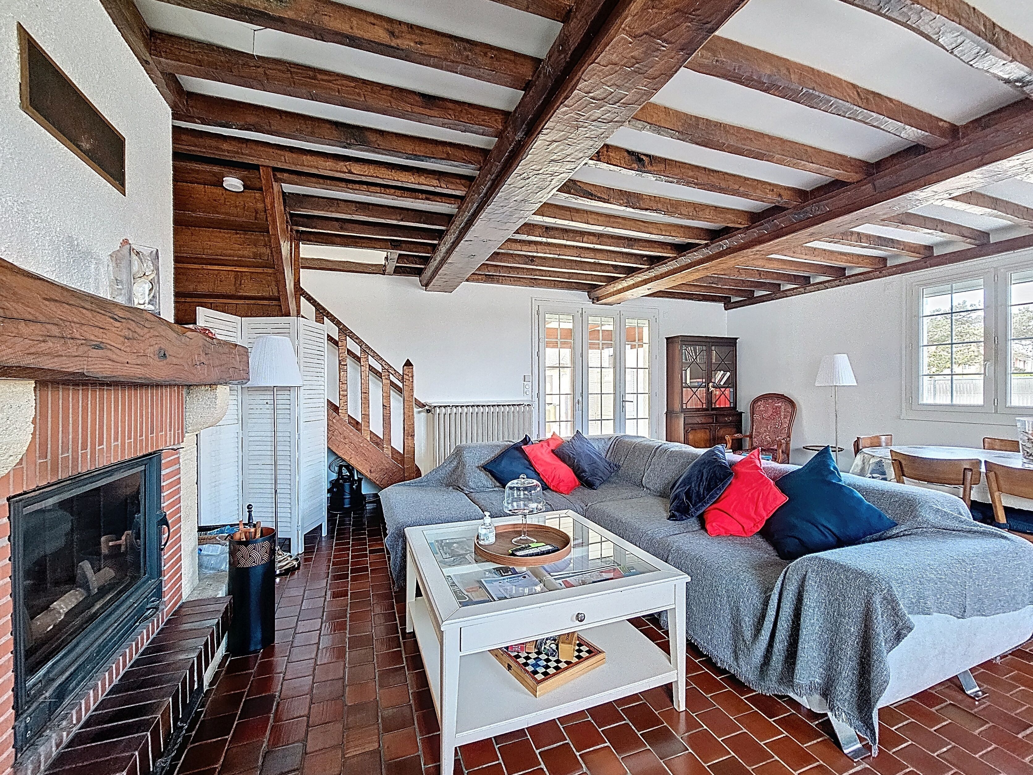 智能电视、壁炉