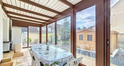 Charming fully-equipped house 50 m from the beach for 2 to 6 people