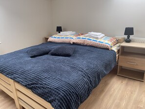 1 chambre, fer et planche Ă repasser, Wi-Fi, draps fournis