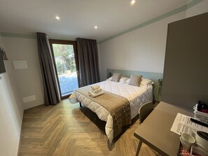 Standard Double Room, 1 Double Bed, Private Bathroom | Free WiFi, bed sheets - Agriturismo Poggio Ciliegio (Orbetello)