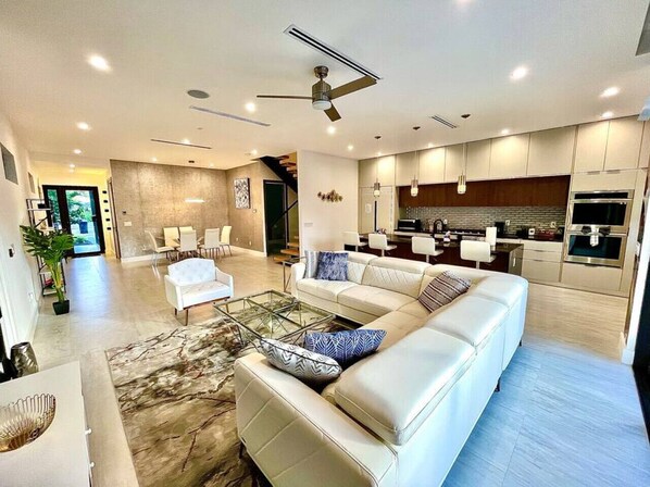 Smart TV, books, offices