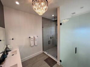 Hair dryer, towels - The Botanical Oasis in Las Olas with Pool Near the Beach (Fort Lauderdale)