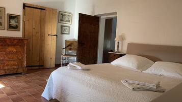 5 chambres, bureau, fer et planche Ă repasser, Wi-Fi gratuit