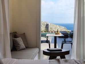 Suite de luna de miel, alberca privada, vista al mar | Vista a la playa o el mar