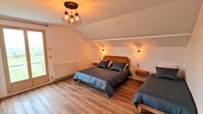 5 bedrooms, iron/ironing board, travel cot, WiFi - Architect house / Heated swimming pool all year / Billiards / Table football (Magnien)