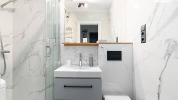 Shower, towels