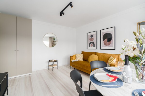 Living room - Apartment Jesienna Poznań by Renters (Poznan)
