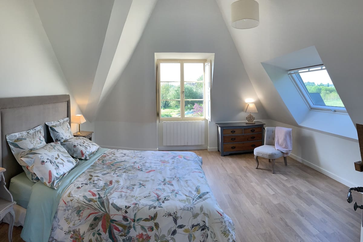 Deluxe Double Room | 1 bedroom, iron/ironing board, travel crib, free WiFi