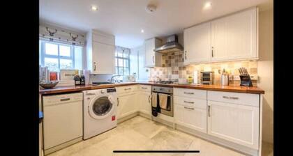 Primrose Cottage with Log Burner (Dog Friendly)