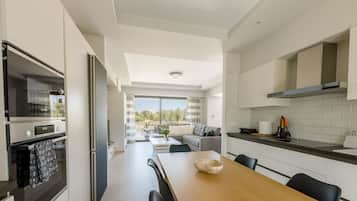 City Duplex | Dapur peribadi | Peti sejuk/penyejuk beku saiz penuh