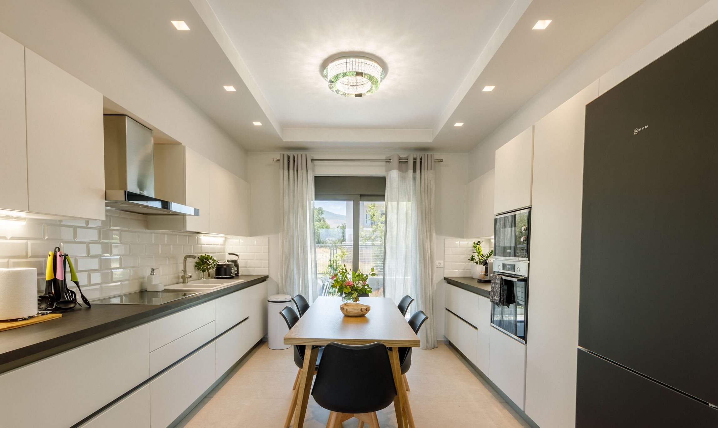 Duplex urbano | Cozinha privada | Geladeira grande, talheres/pratos/utensílios de cozinha