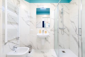 Deluxe Room | Bathroom | Hair dryer, bidet, towels - Ca' dei Cedri (Mestre)