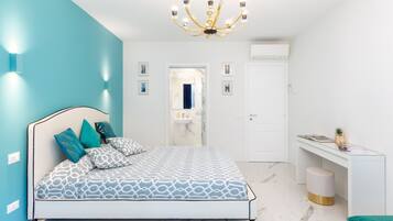 Deluxe Room | Down comforters, free WiFi