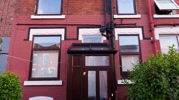 House, Ensuite | Exterior