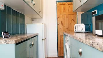 House, Ensuite | Shared kitchen