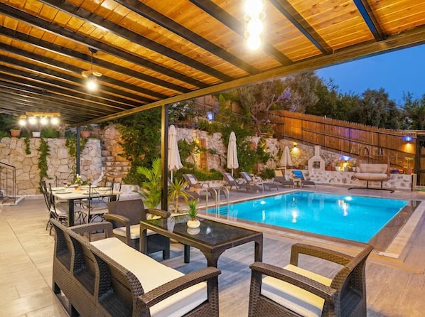 Outdoor pool, a heated pool