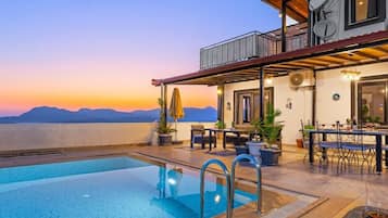 Piscina externa, piscina aquecida