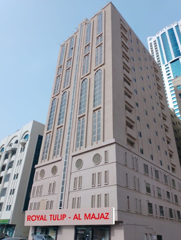 Exterior - Royal Tulip Al Majaz (Sharjah)