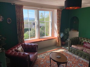 Apartment, 2 Bedrooms (Squirrel Away 2 Bed Apartment) | Individually decorated, individually furnished, soundproofing - Squirrel Away Apartment Crieff (Crieff)