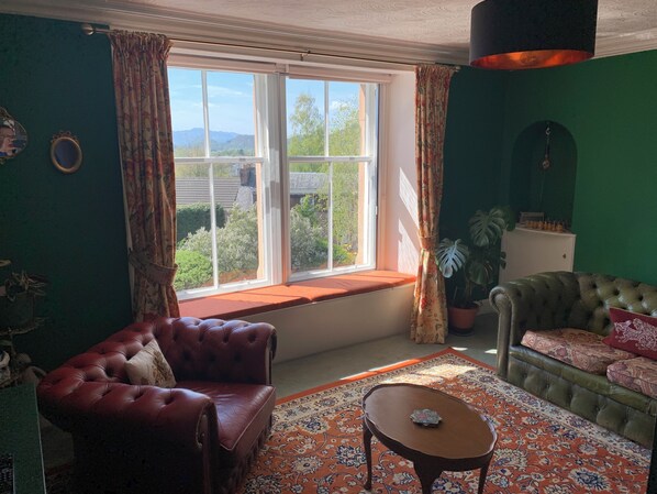 Apartment, 2 Bedrooms (Squirrel Away 2 Bed Apartment) | Individually decorated, individually furnished, soundproofing - Squirrel Away Apartment Crieff (Crieff)