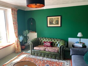 Apartment, 2 Bedrooms (Squirrel Away 2 Bed Apartment) | Individually decorated, individually furnished, soundproofing - Squirrel Away Apartment Crieff (Crieff)
