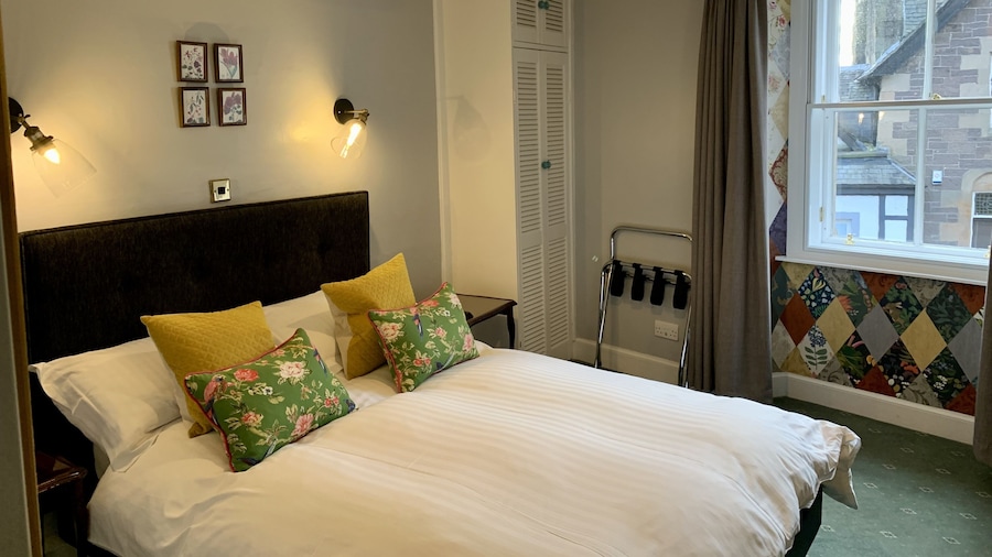 Squirrel Away Apartment Crieff