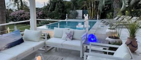 Outdoor pool, a heated pool