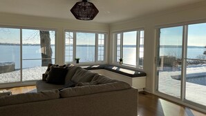 Maison Deluxe, salle de bains attenante, vue piscine (Bays Ridge) | Bar lounge