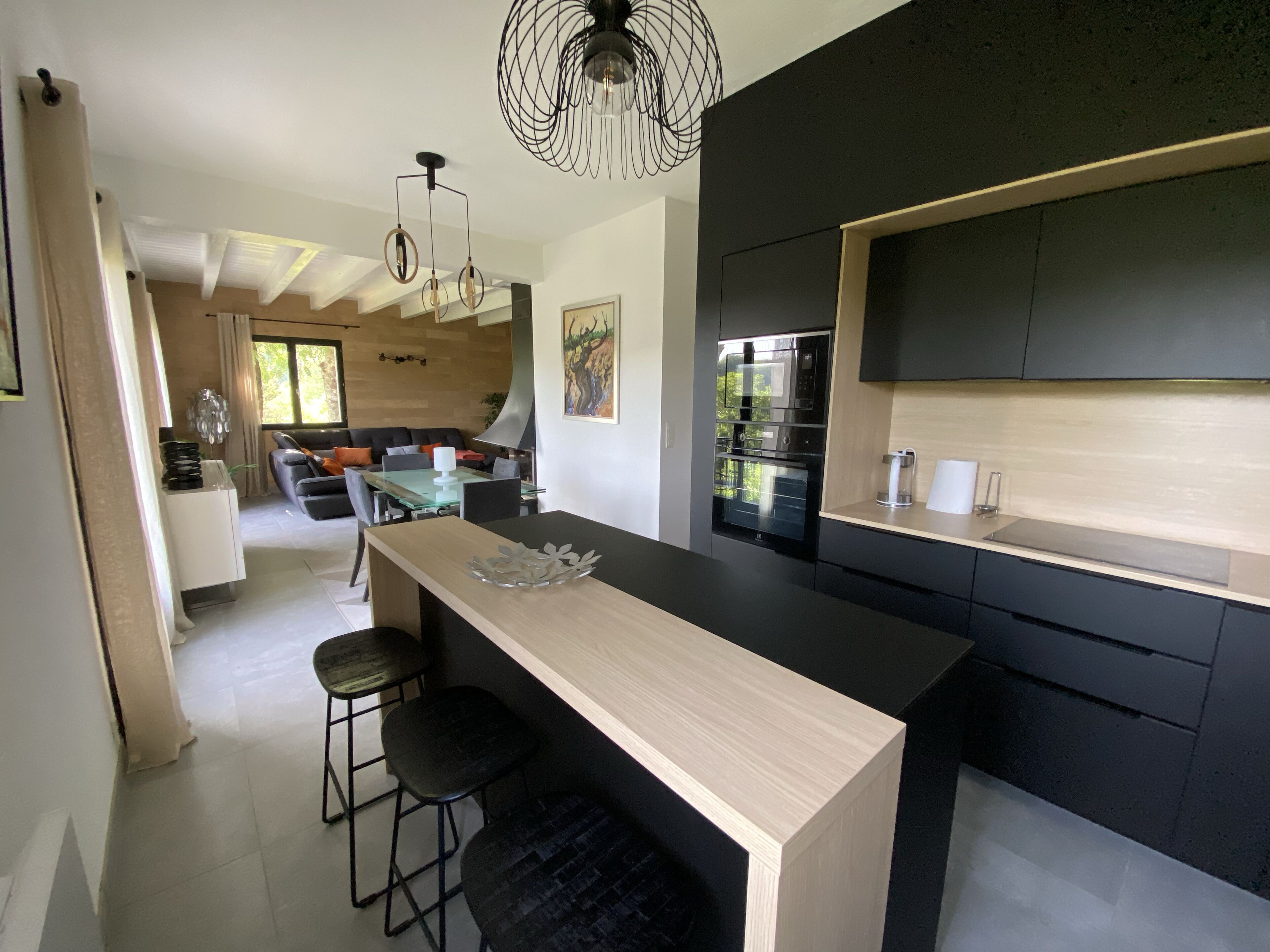 المنشأة من الداخل