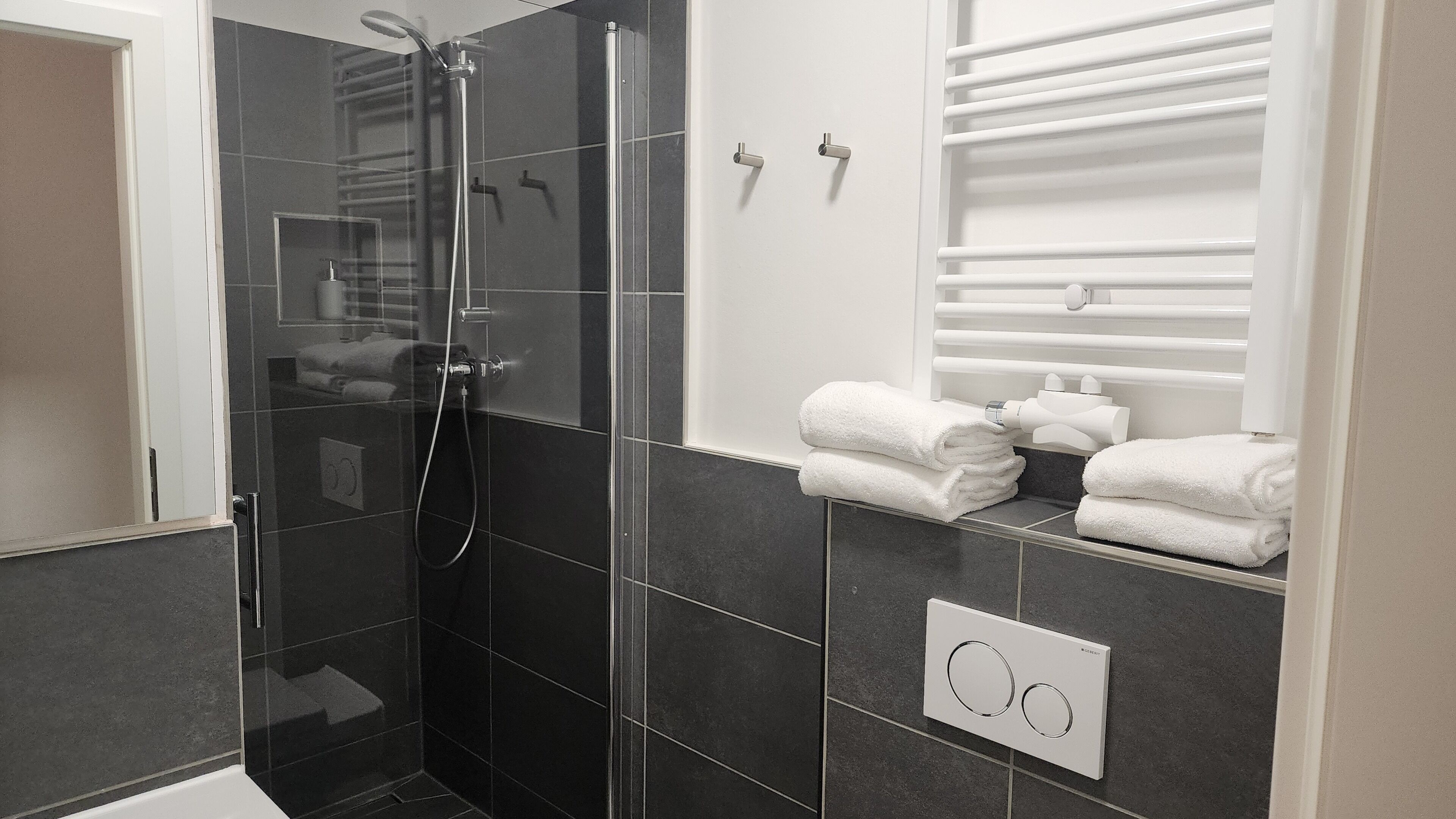 City Double Room Single Use | Bathroom | Shower, hair dryer, towels, soap