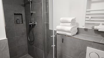 City Double Room Single Use | Bathroom | Shower, hair dryer, towels, soap
