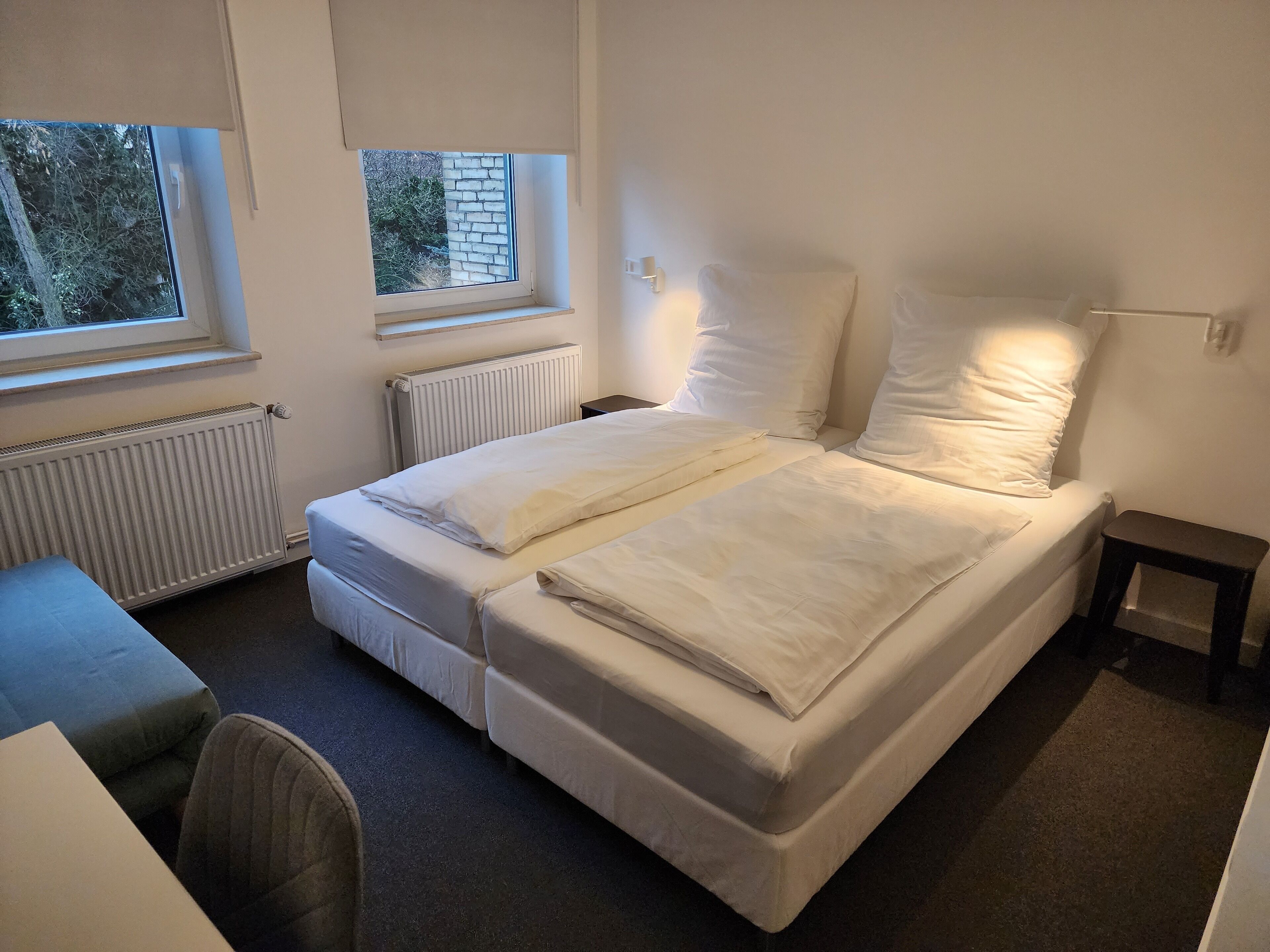 Down duvets, desk, travel cot, free WiFi