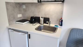 Chambre Ville Double ou avec lits jumeaux | Cuisine privée | Mini réfrigérateur, micro-ondes dans l'espace commun