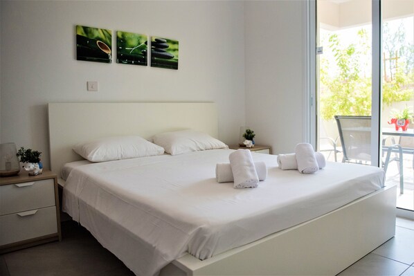 2 bedrooms, iron/ironing board, travel cot, free WiFi