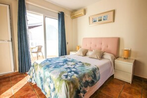 2 bedrooms, iron/ironing board, travel cot, free WiFi