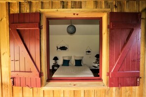 5 camere, una scrivania, ferro/asse da stiro, culla da viaggio