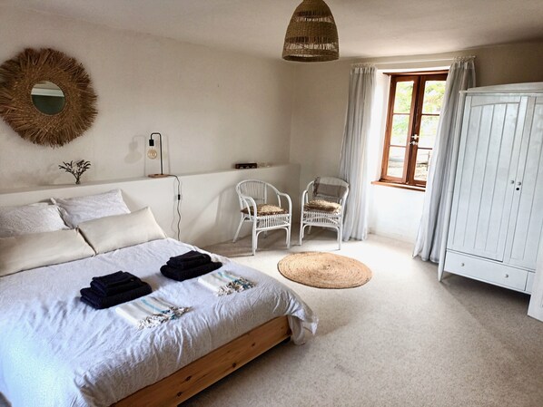 4 habitaciones, wifi y ropa de cama 