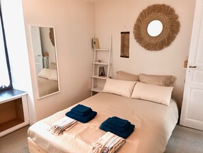 4 bedrooms, WiFi, bed sheets - Gîte Tranquille Avec Piscine Partagée (Crespin)