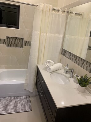 Shower, hair dryer, towels, toilet paper - Sunshine Oasis @Pyramid Point (ocho rios)