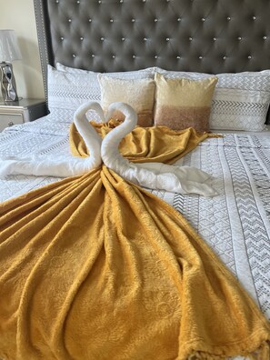 3 bedrooms, iron/ironing board, free WiFi, bed sheets - Sunshine Oasis @Pyramid Point (ocho rios)