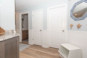 Interior - Fantastic Bay Views Condo w/ free community Pool! (Ocean City)