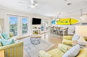 تلفزيون ذكي، مشغل دي في دي، كُتُب