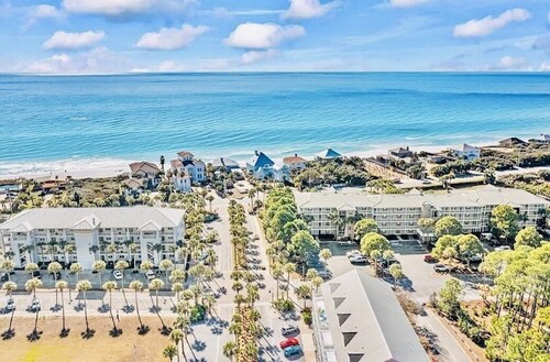 Ocean View Condo in Gulf Place!  Private Beach, Pool and Hot Tub!