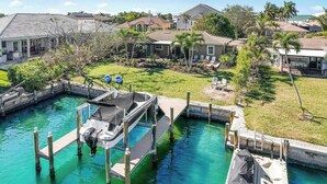 Unclassified image, 2 of 30, button - Rose Court-Charming 2 BDR Waterfront Bungalow (Marco Island)